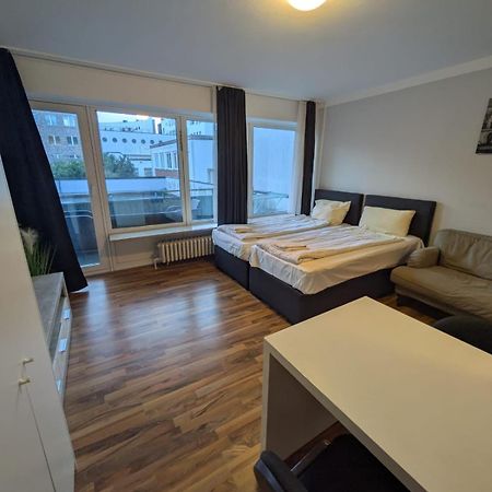 1,5 Z Apartment mit Balkon direkt am Hauptbahnhof Neumünster Exterior foto