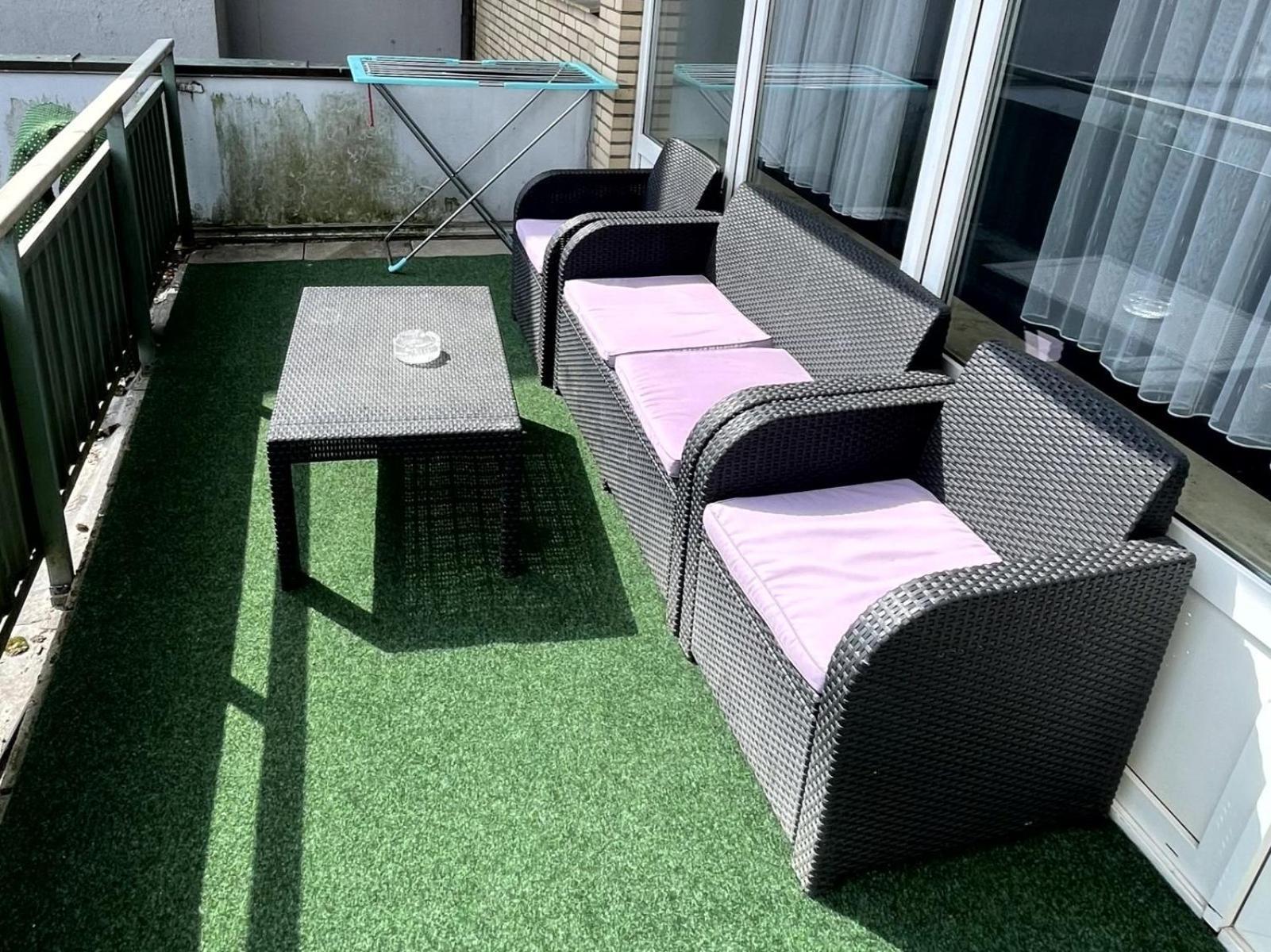 1,5 Z Apartment mit Balkon direkt am Hauptbahnhof Neumünster Exterior foto